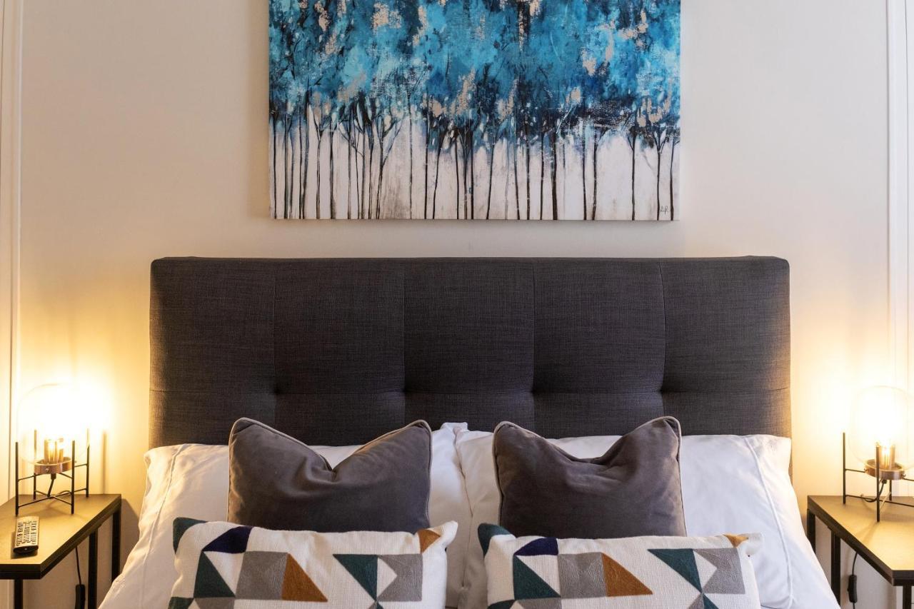 Stylish With Parking & Lift Apartment