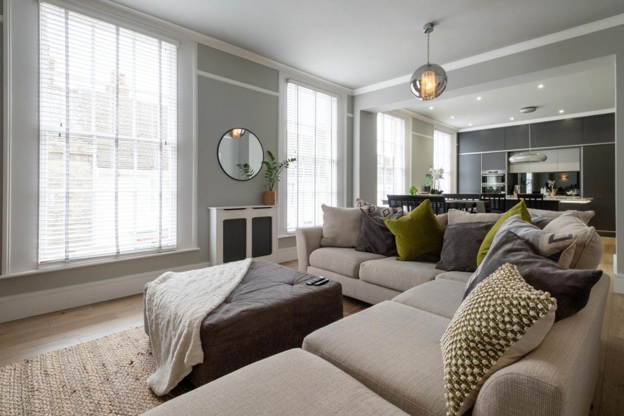 Stylish With Parking & Lift Bury St. Edmunds