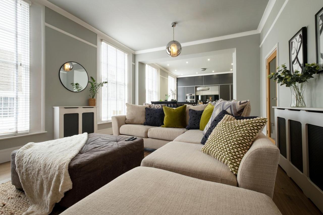 Stylish With Parking & Lift Apartment