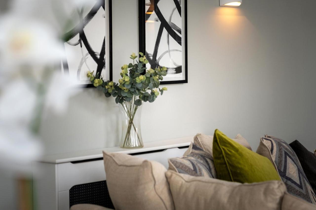 Apartment Stylish With Parking & Lift