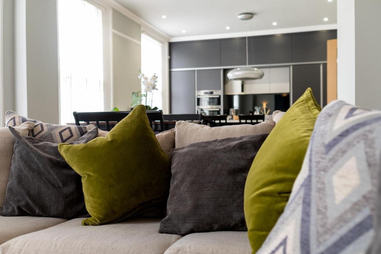 Stylish With Parking & Lift * Bury St. Edmunds